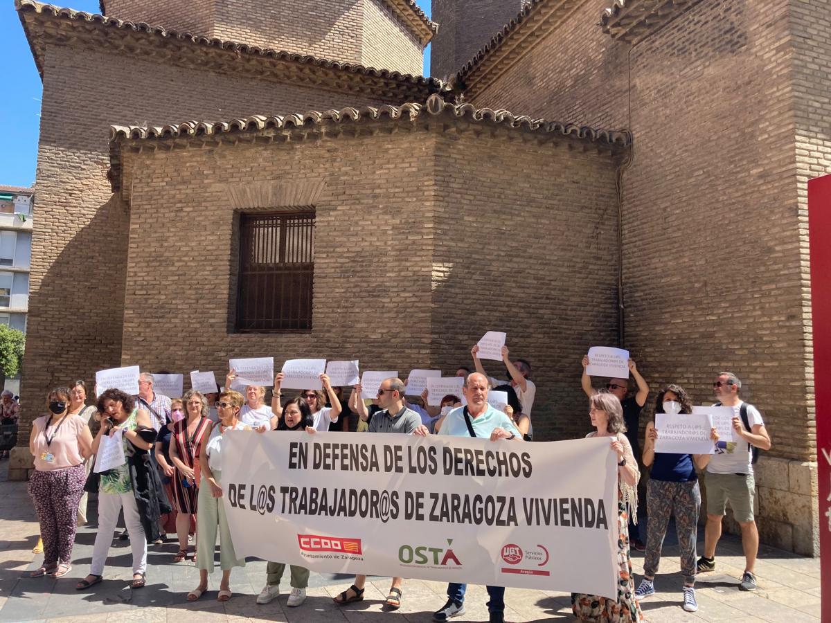 Protesta de la plantilla de Zaragoza Vivienda