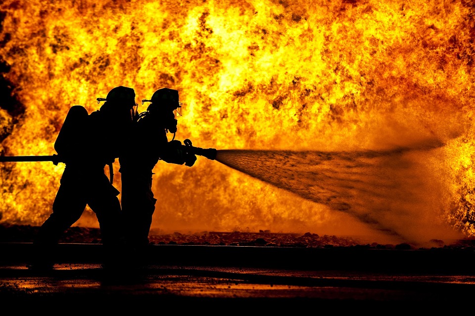 Bomberos. Fuente: Pixabay.