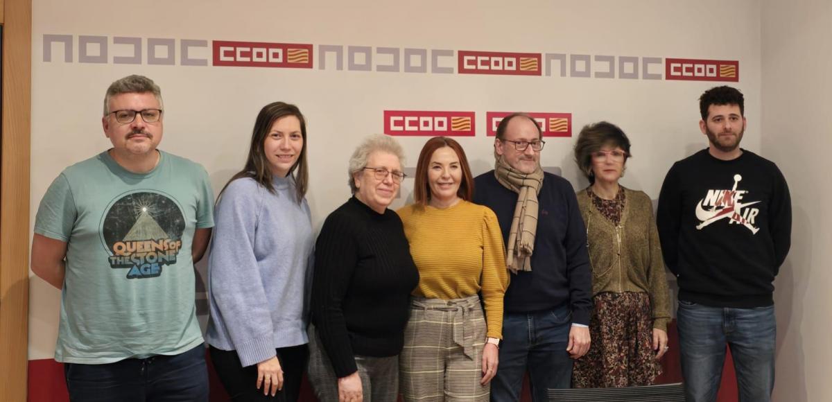 Nueva Ejecutiva de la Seccin Sindical de Correos de Zaragoza. Marta Abadas, en el centro, elegida secretaria general.